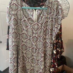 TORRID TUNIC 1 GEOMETRIC PRINT